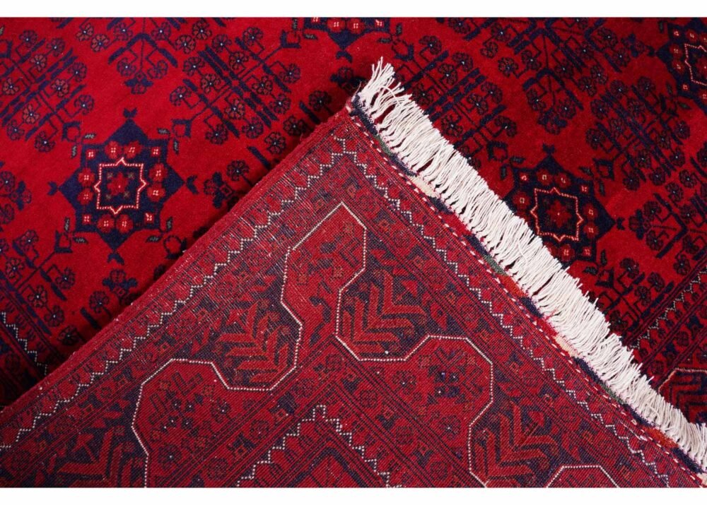 Exclusive Bilicik Tradiitional Red and Black Rug 5.5x4 ft Hand-knotted