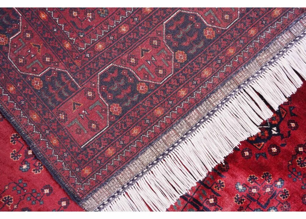 Genuine Bilicik Traditional Red-Black 6 x 8 Rug - Handknotted