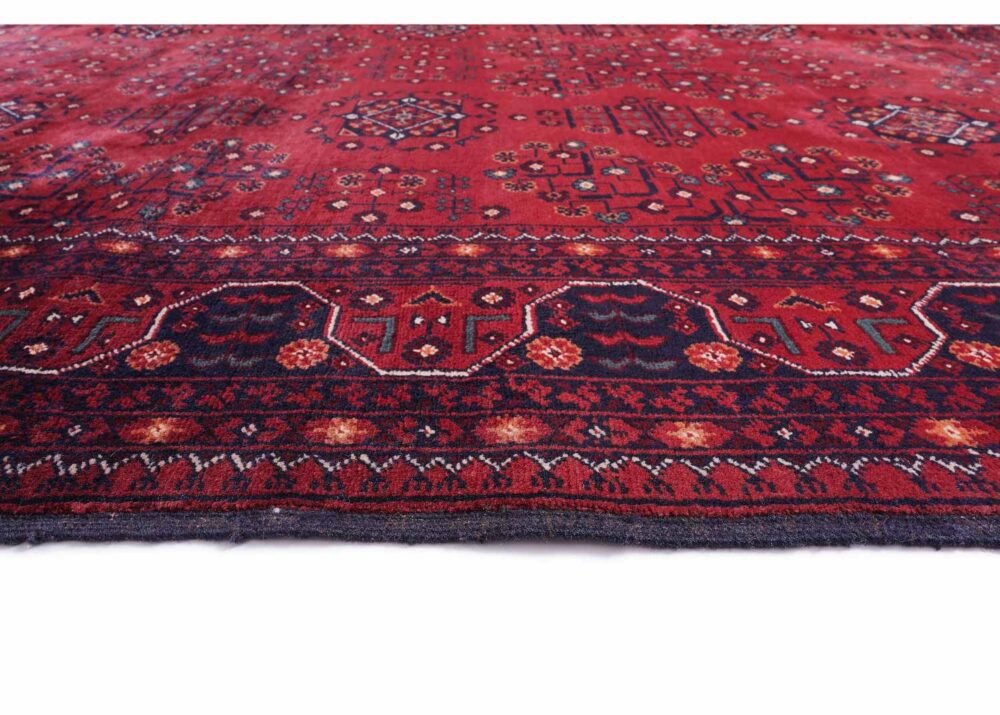 Genuine Bilicik Traditional Red-Black 6 x 8 Rug - Handknotted