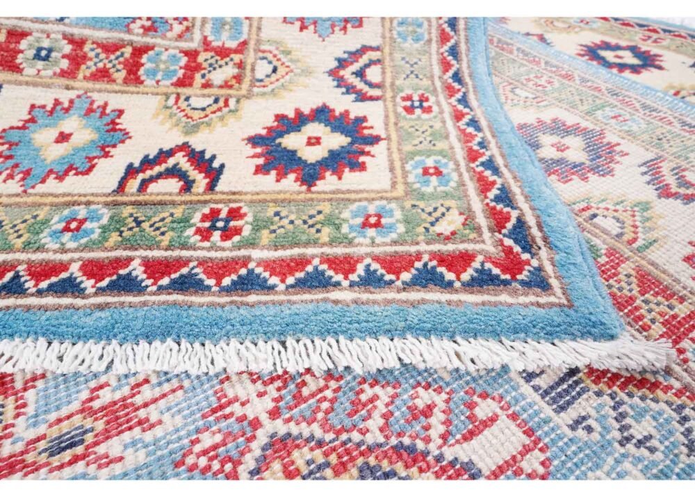 High-Quality Blue and Beige Rug Traditional Sirvan 5.7x3.9 ft Medium - Rugs 1