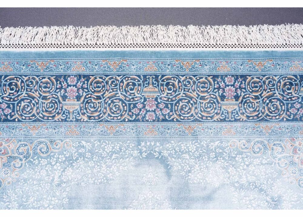 Medallion Blue and White Area Rug Machine made with Silk 6x4 ft
