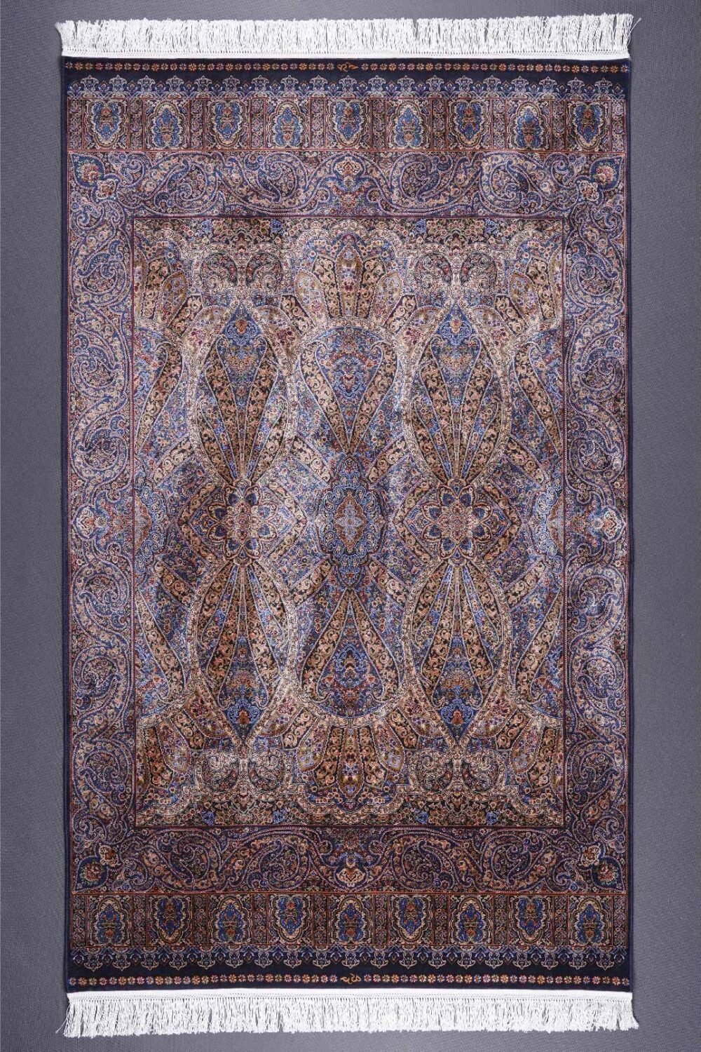Medallion Design Black and Brown Oriental Rug 4x6 ft Silk-Bamboo