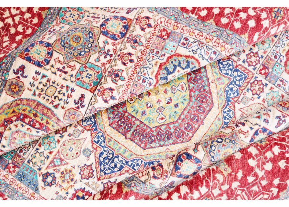 Premium Traditional Memluk Beige Rug with Red Border 5.5x7 ft