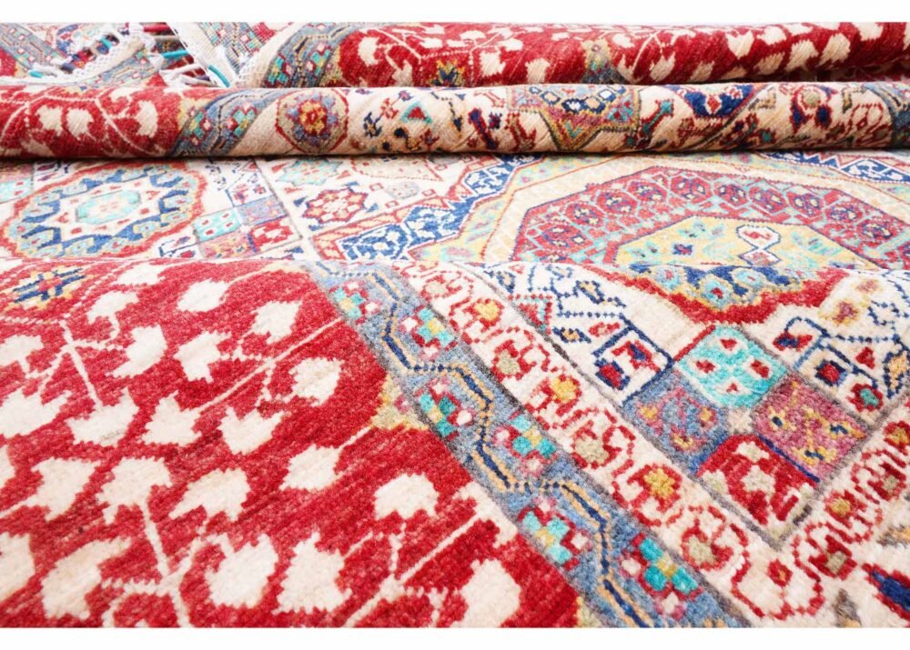 Premium Traditional Memluk Beige Rug with Red Border 5.5x7 ft