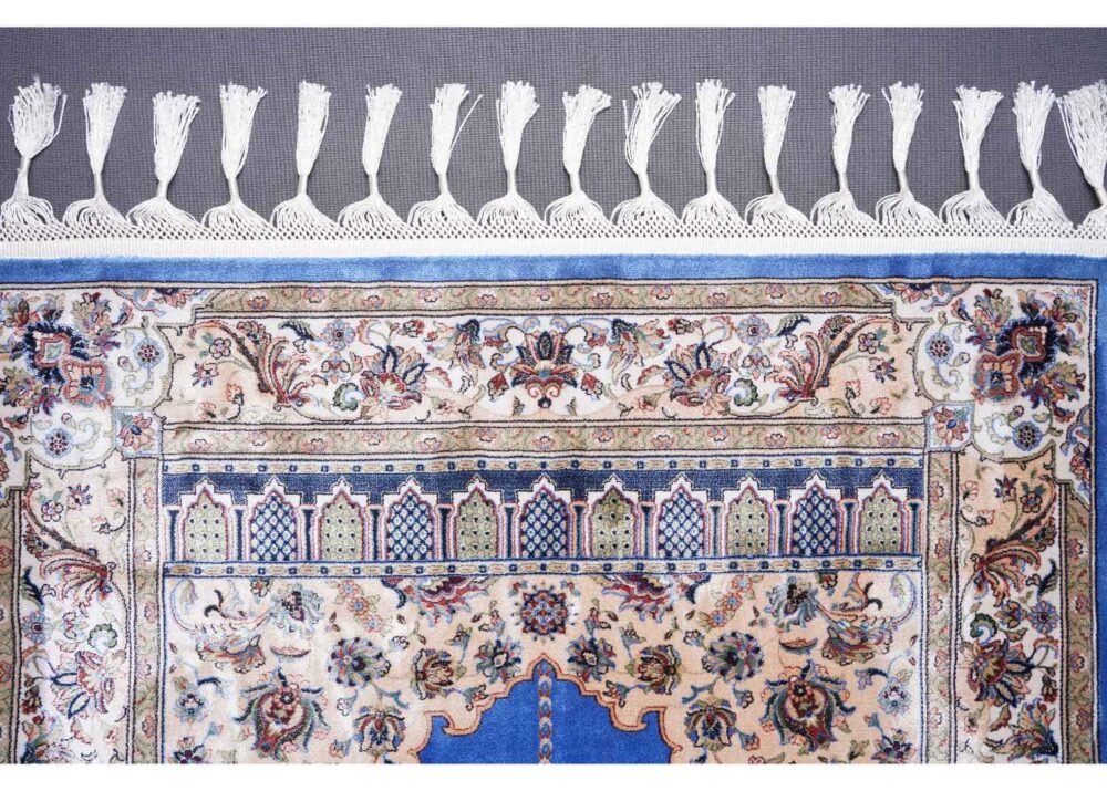 Sajada Turkish Prayer Rug for Sale 3.9x2.6 ft Bamboo Silk - Rugs 1