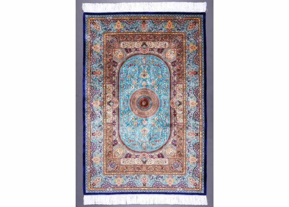 Blue Oriental Area Rug Silk Medallion 3.9x5.9 ft - Rugs 1