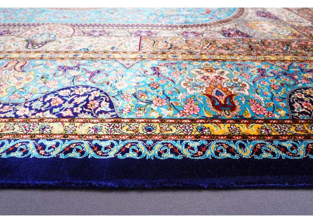 Blue Oriental Area Rug Silk Medallion 3.9x5.9 ft - Rugs 1