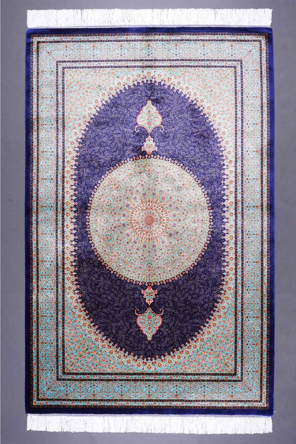 Blue Oriental Rugs Silk Medallion 3.9x5.9 ft - Rugs 1