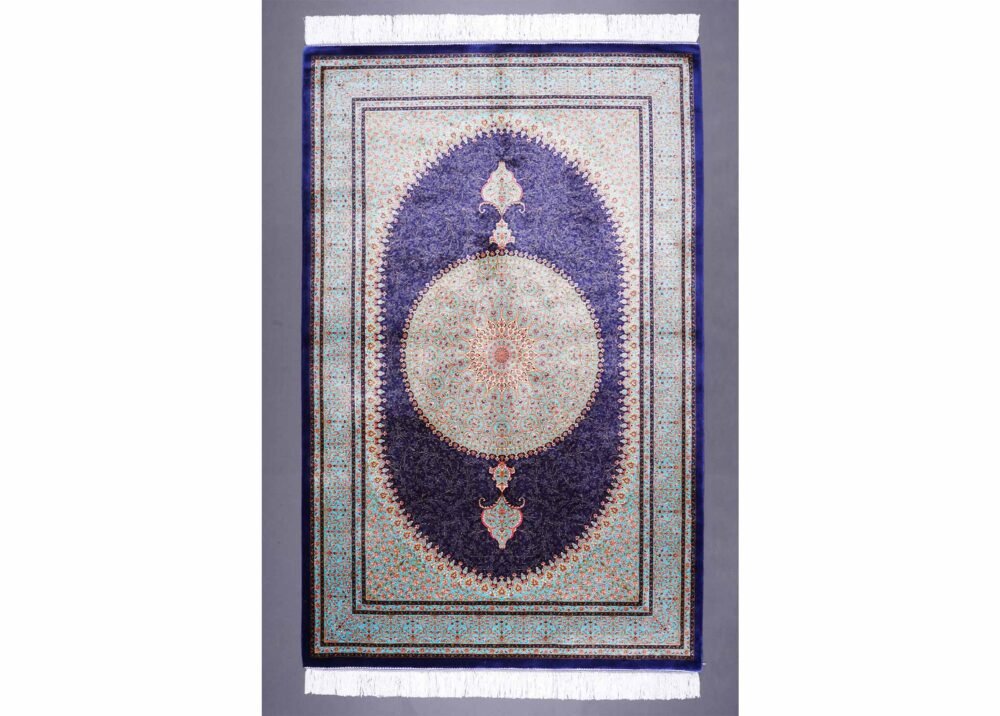 Blue Oriental Rugs Silk Medallion 3.9x5.9 ft - Rugs 1