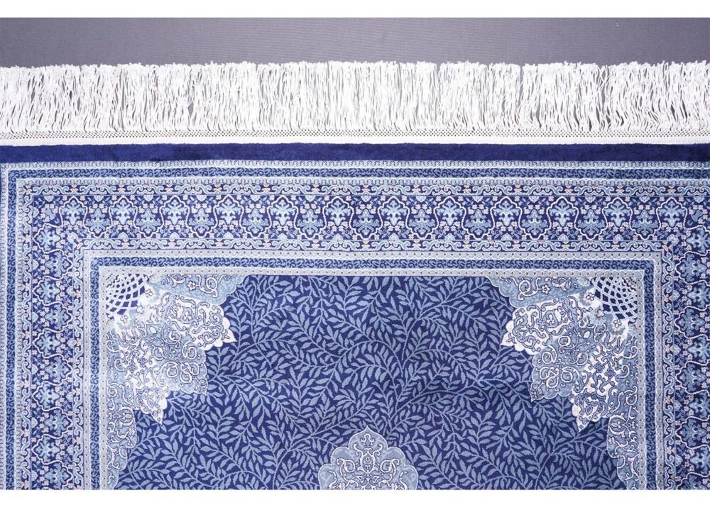 Diomand Medallion Blue and White Area Rug 3.9x5.9 ft Silk - Rugs 1