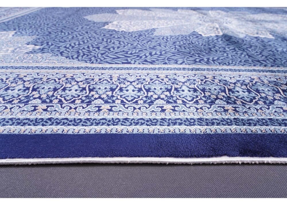 Diomand Medallion Blue and White Area Rug 3.9x5.9 ft Silk - Rugs 1