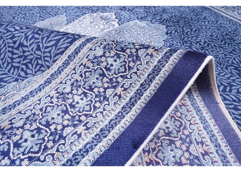 Diomand Medallion Blue and White Area Rug 3.9x5.9 ft Silk - Rugs 1