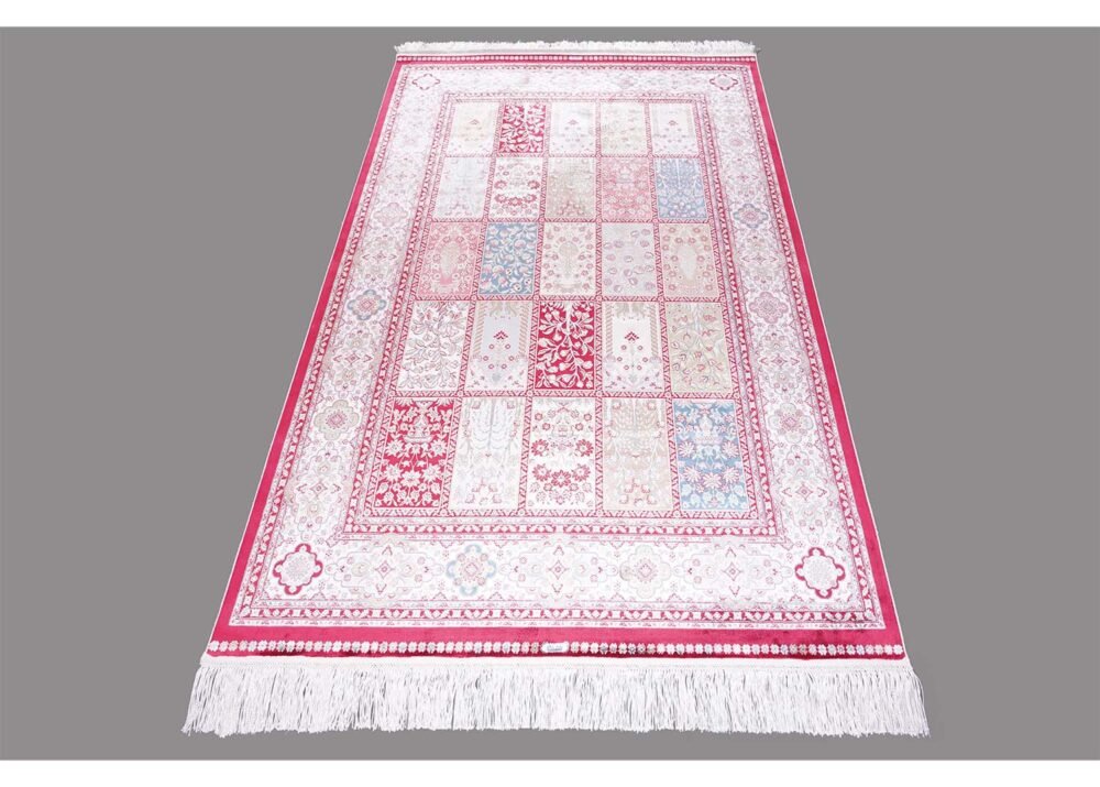 Medallion Silk Red Beige Check Rug 3.9x5.9 ft - Rugs 1