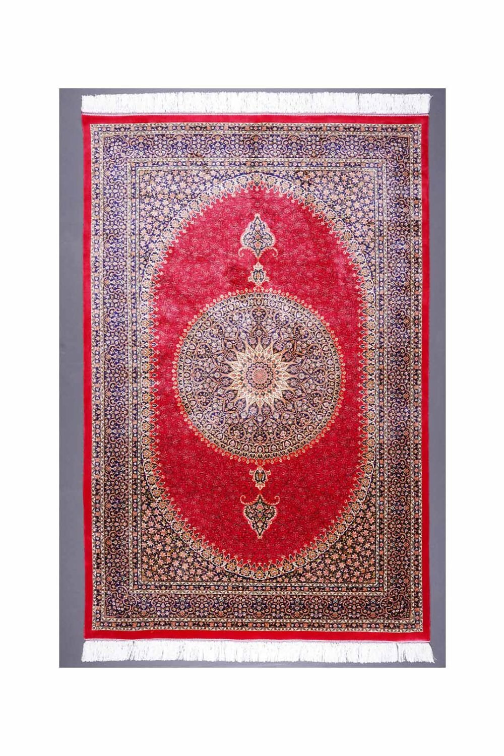 Red Oriental Area Rug Silk Medallion 3.9x5.9 ft - Rugs 1