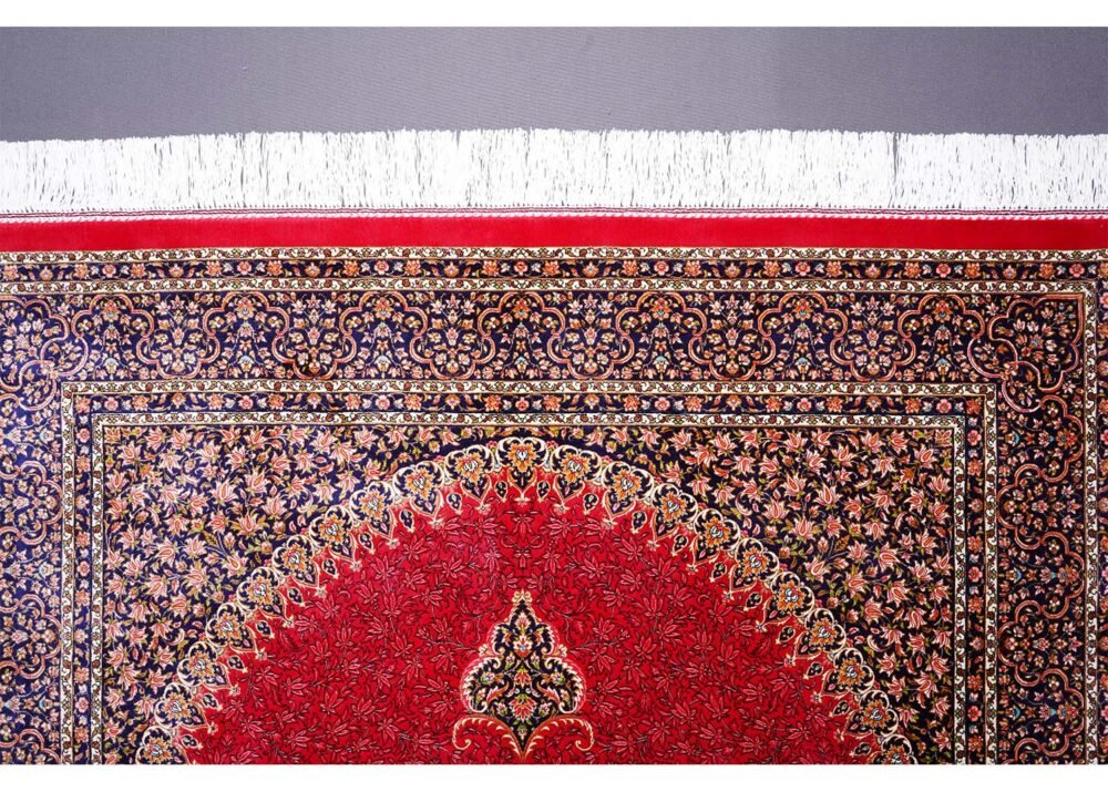Red Oriental Area Rug Silk Medallion 3.9x5.9 ft - Rugs 1
