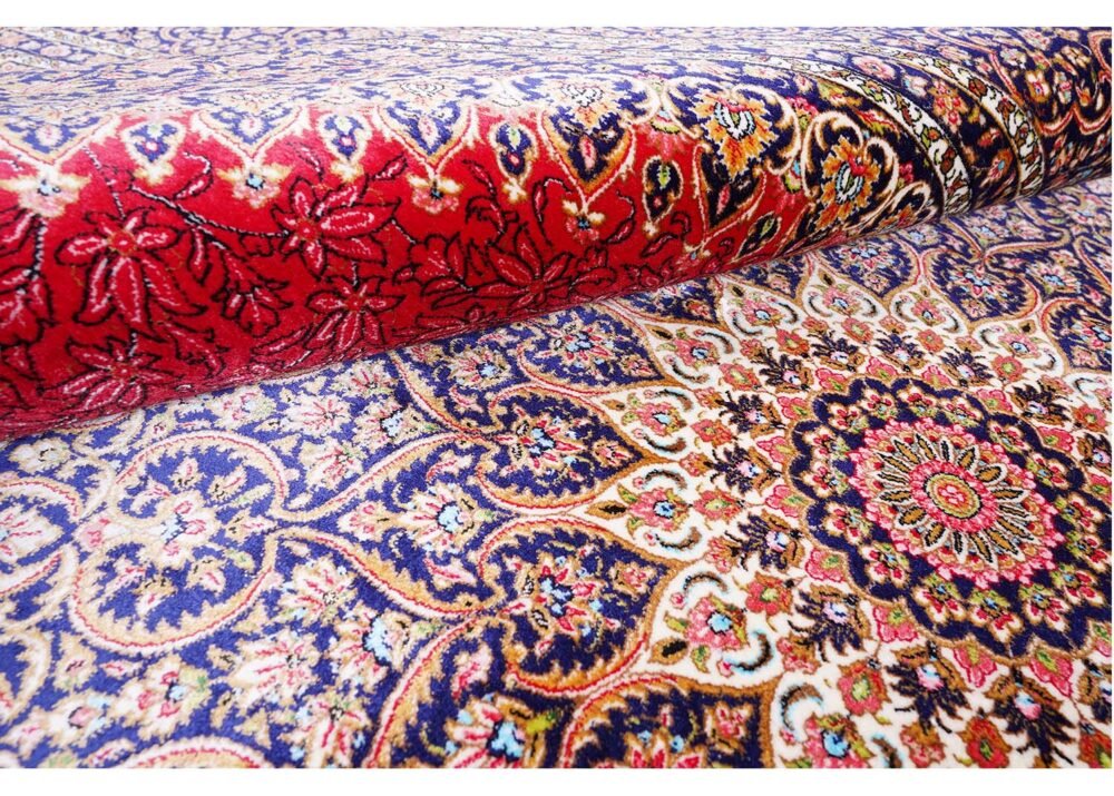 Red Oriental Area Rug Silk Medallion 3.9x5.9 ft - Rugs 1