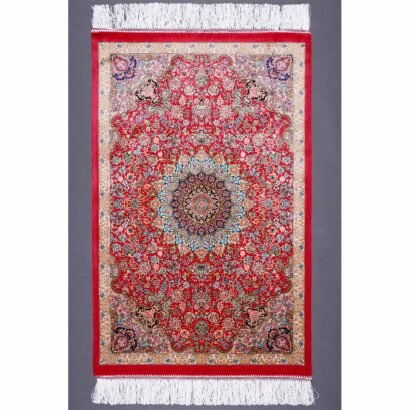 Small Red Throw Rug Silk-Bamboo 1.9x2.9 ft Medallion - Rugs 1