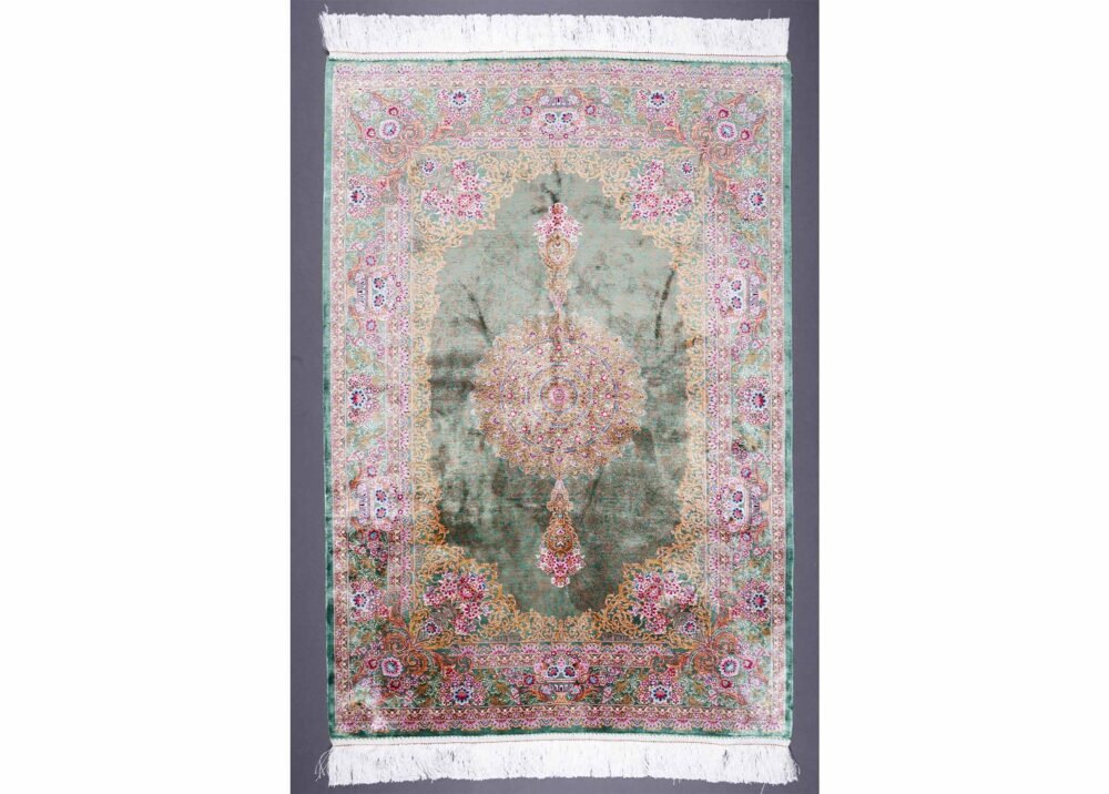 Throw Rugs for Living Room Green Silk Medallion 4.9x3.2 ft - Rugs 1