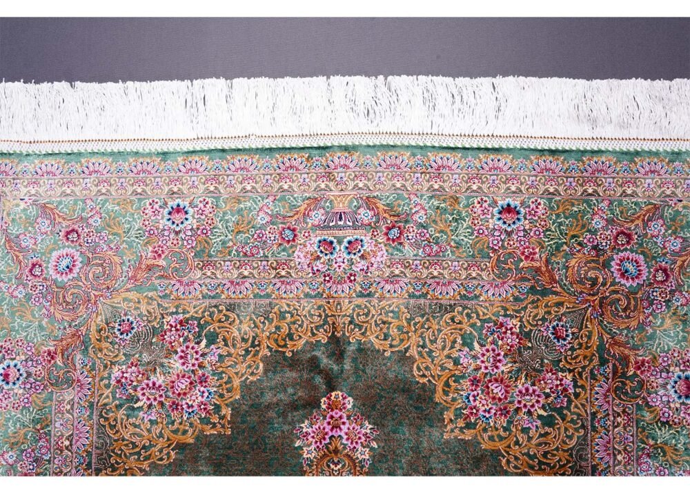 Throw Rugs for Living Room Green Silk Medallion 4.9x3.2 ft - Rugs 1