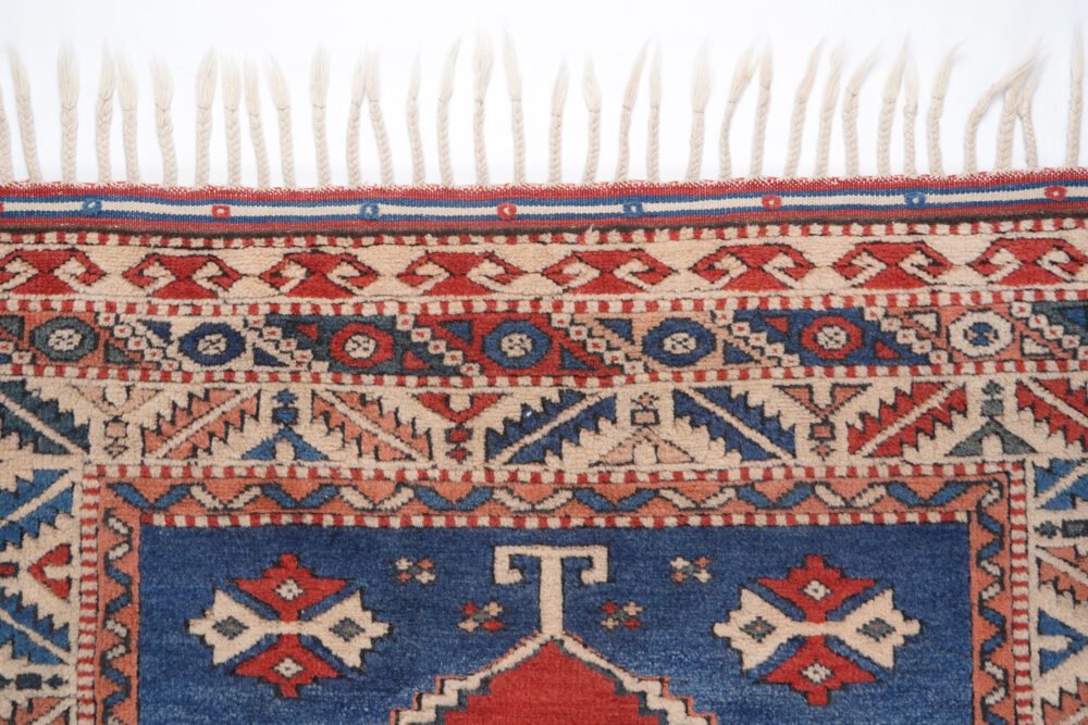 Timeless rug pattern for modern homes