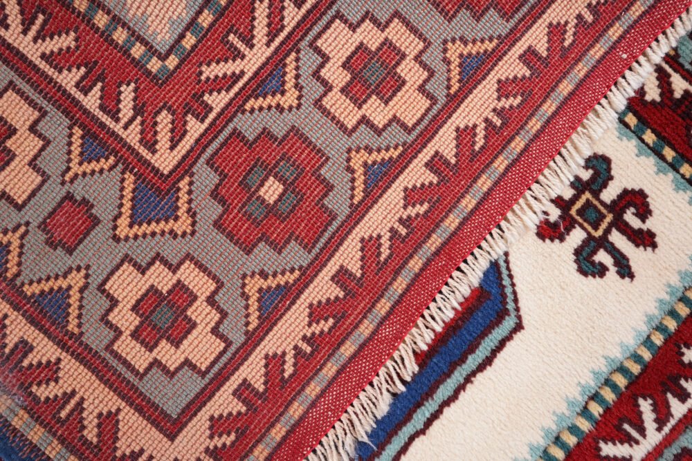 Traditional rug with detailed border design