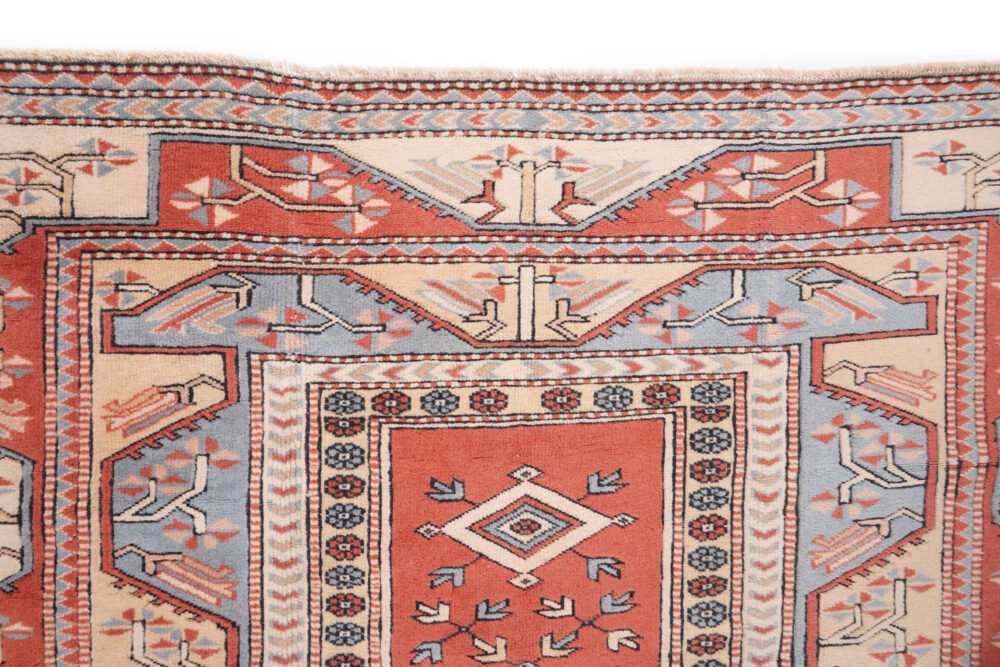Traditional rug with detailed border design