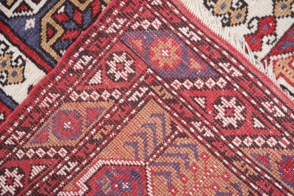 Simple rug for everyday living