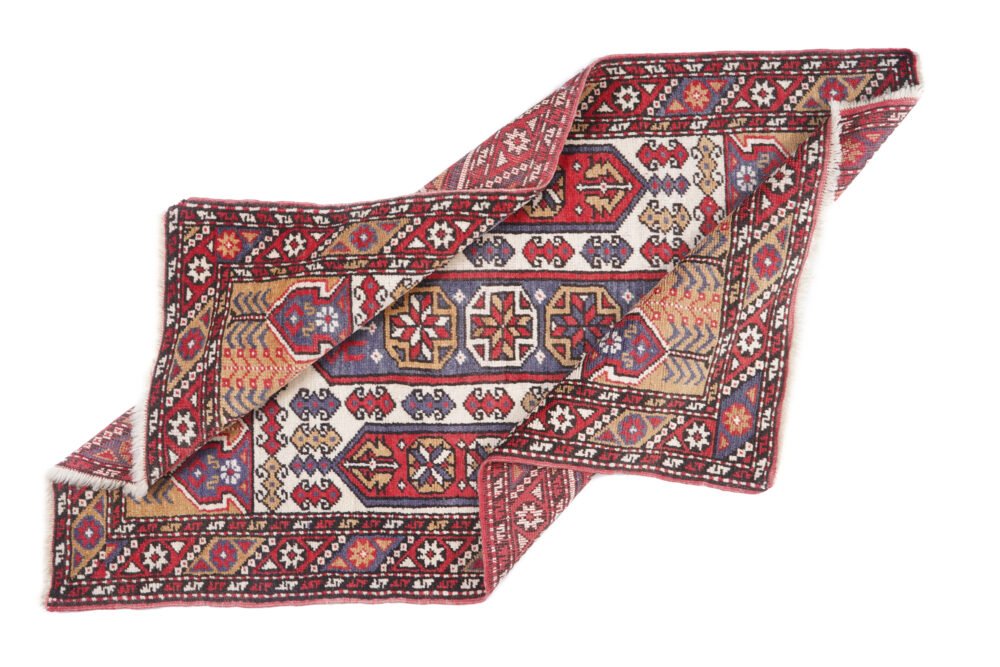 Simple rug for everyday living