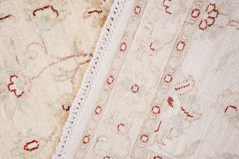simple rug for living spaces