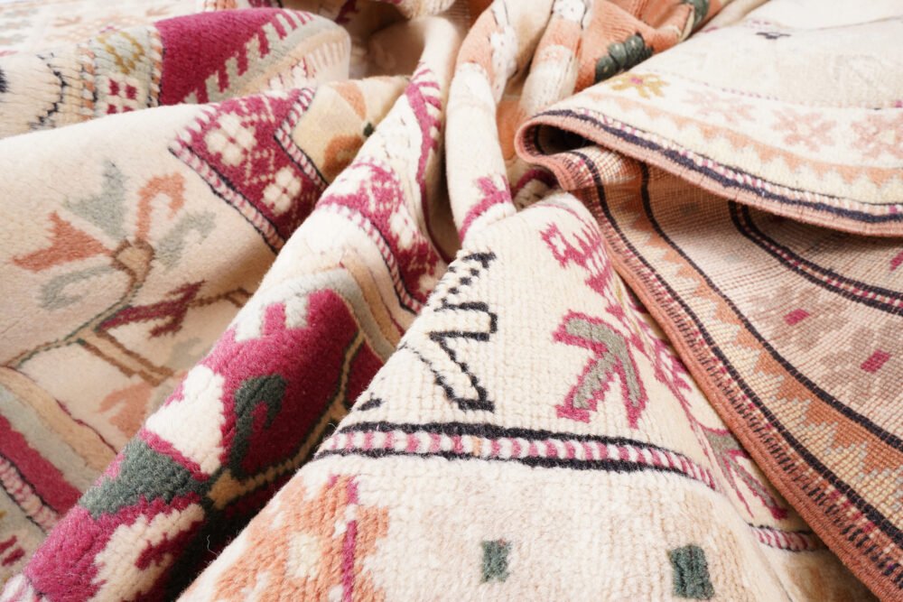 neutral rug for modern homes