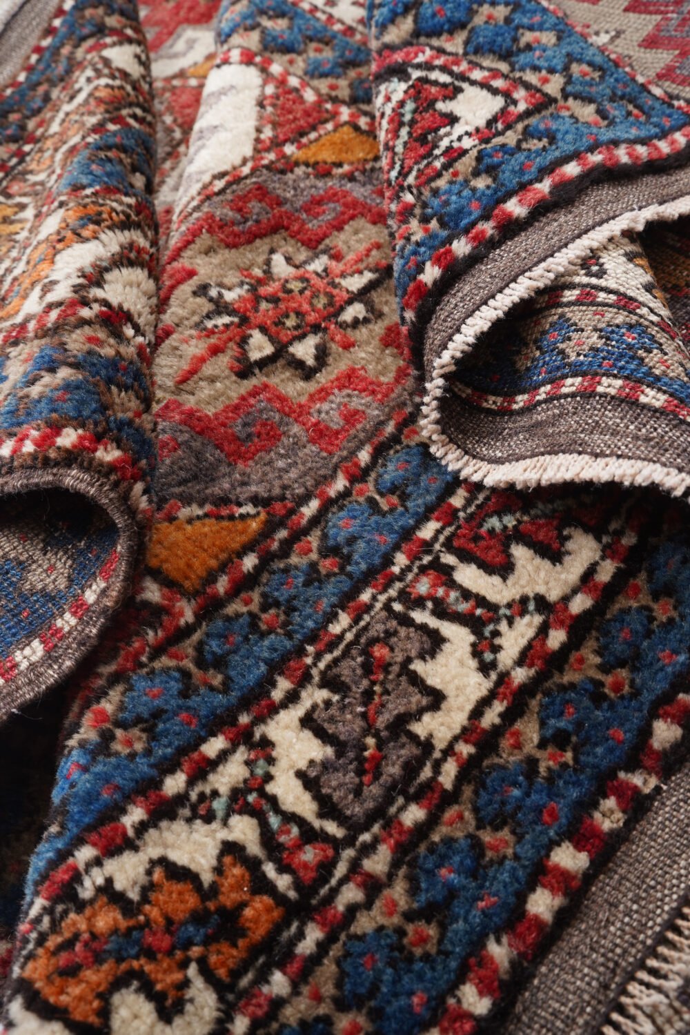 Timeless rug pattern for modern homes