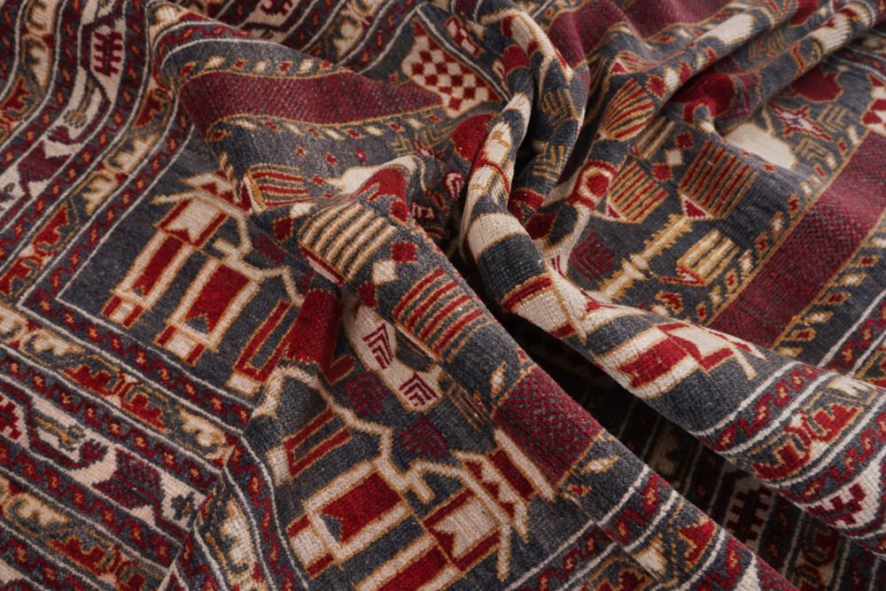 Shiraz Oriental Rug