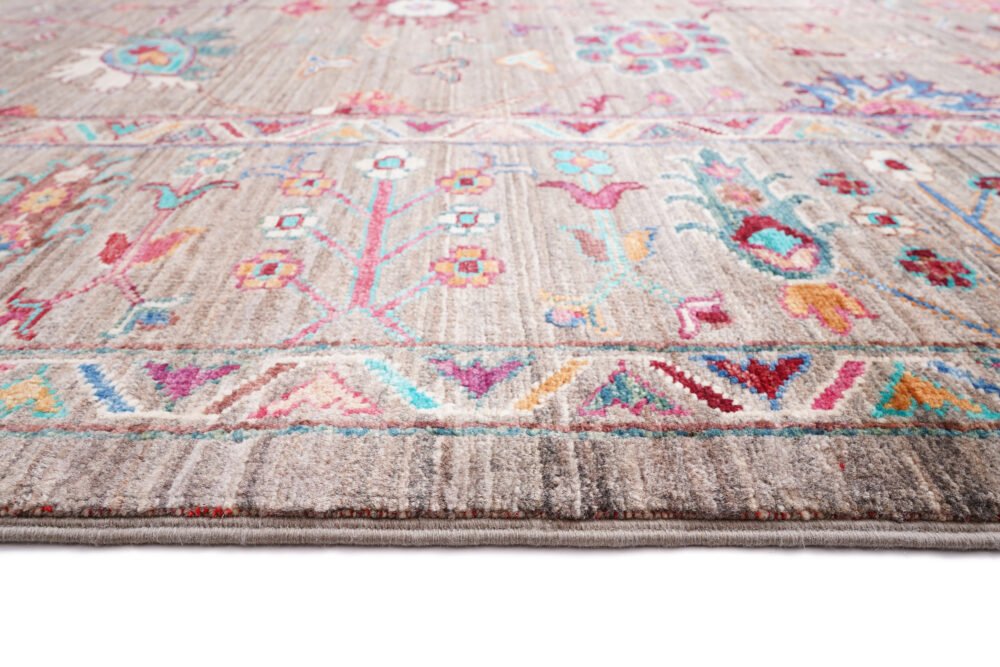 Patterned floor rug