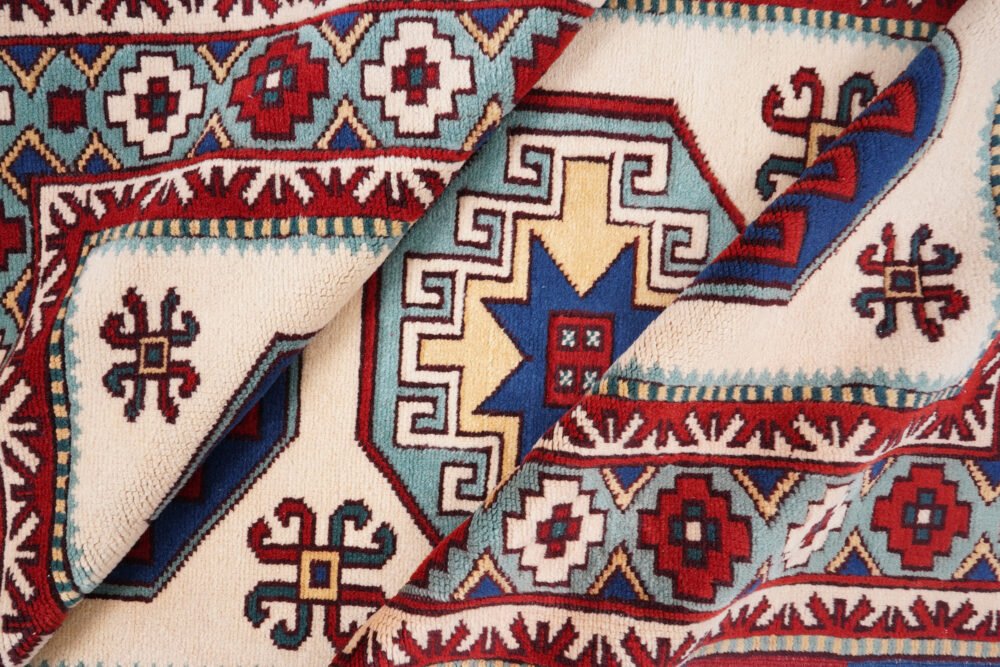 Jute rug with natural fibers