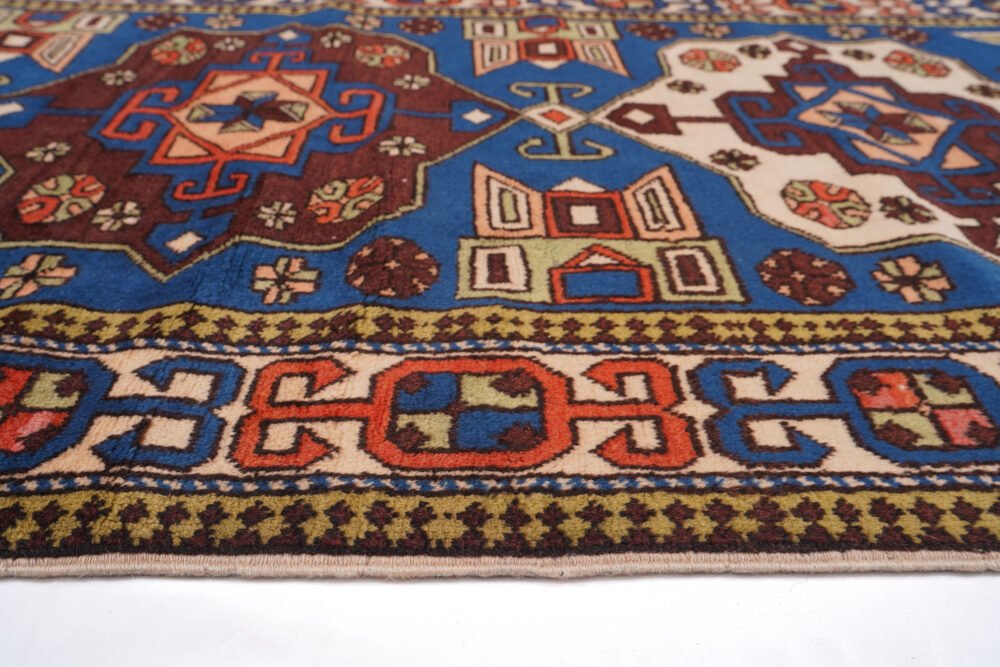 neutral rug for modern homes