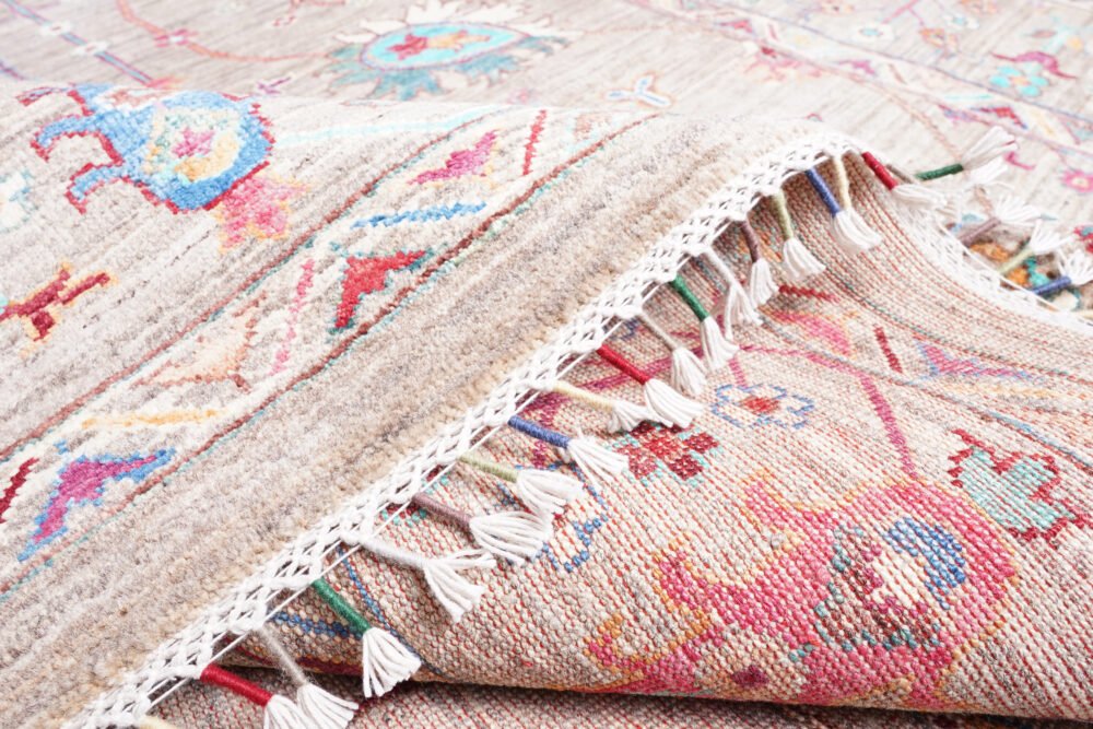 Patterned floor rug