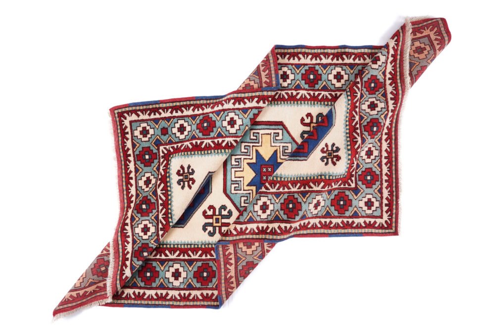 Jute rug with natural fibers