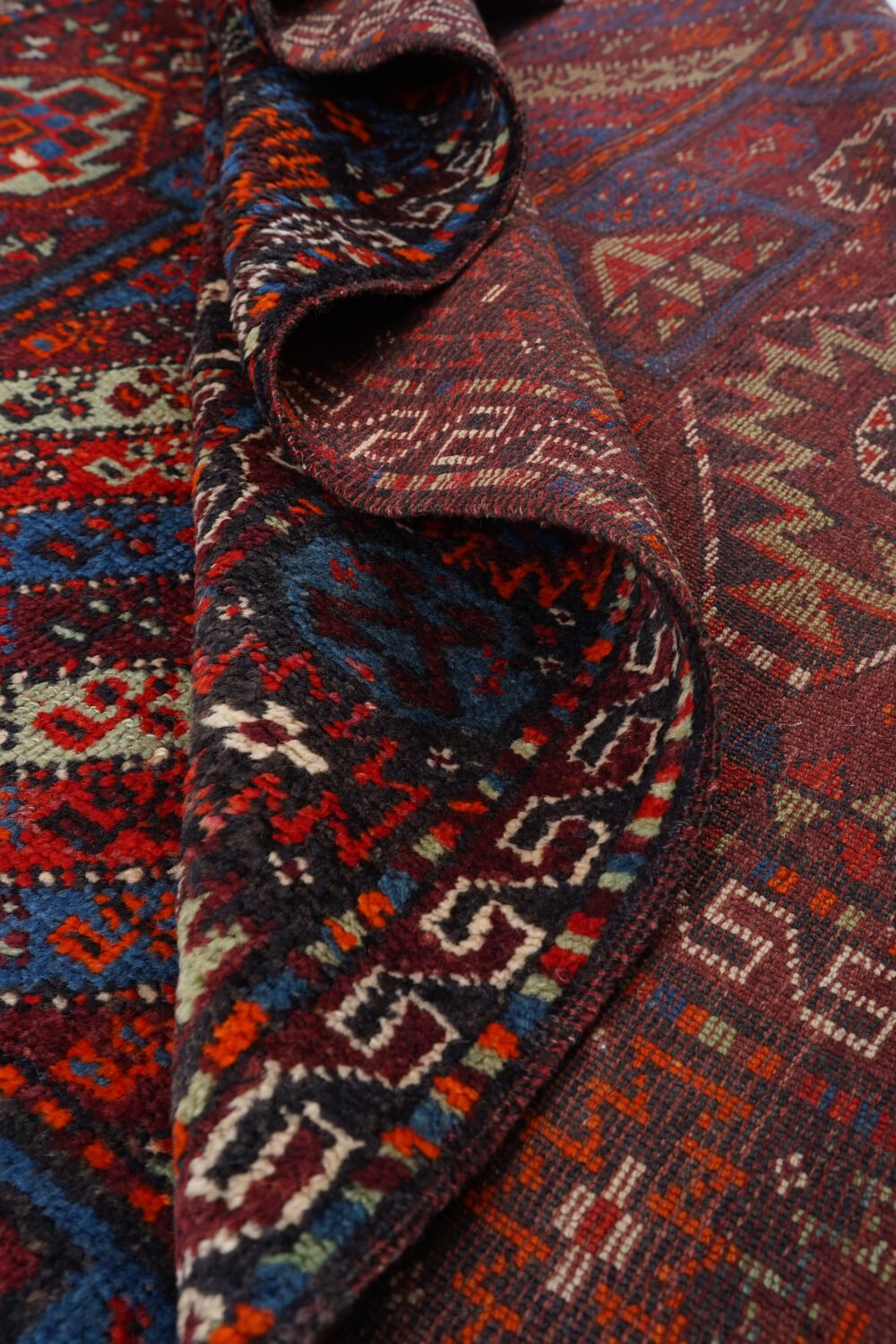 Shiraz Oriental Rug